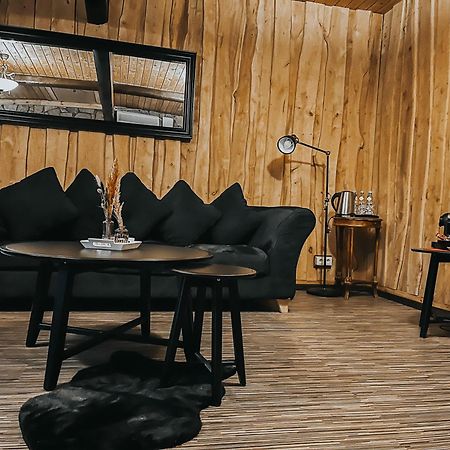Karczma Michelle Hotel Ярковице Екстериор снимка