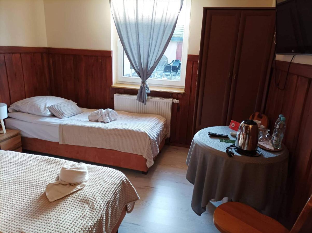 Karczma Michelle Hotel Ярковице Екстериор снимка