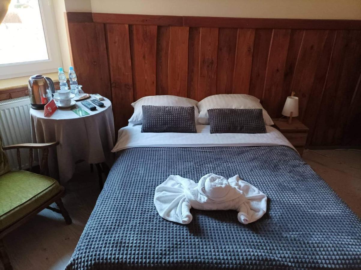 Karczma Michelle Hotel Ярковице Екстериор снимка