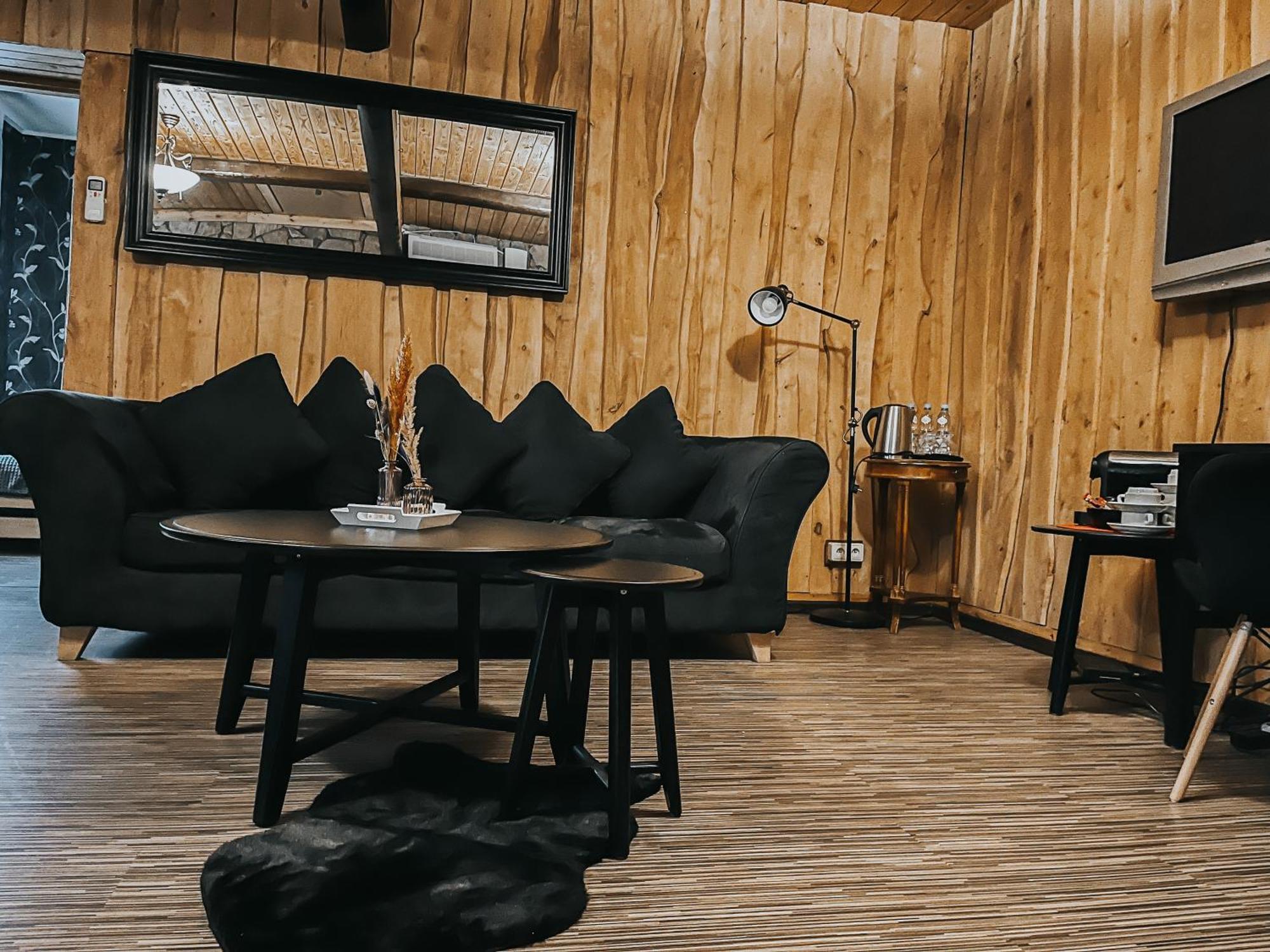 Karczma Michelle Hotel Ярковице Екстериор снимка